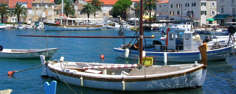 sailing boat / barco a vela